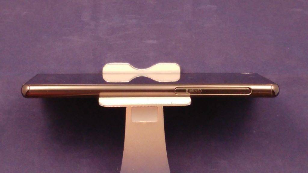 Sony Xperia M5 left
