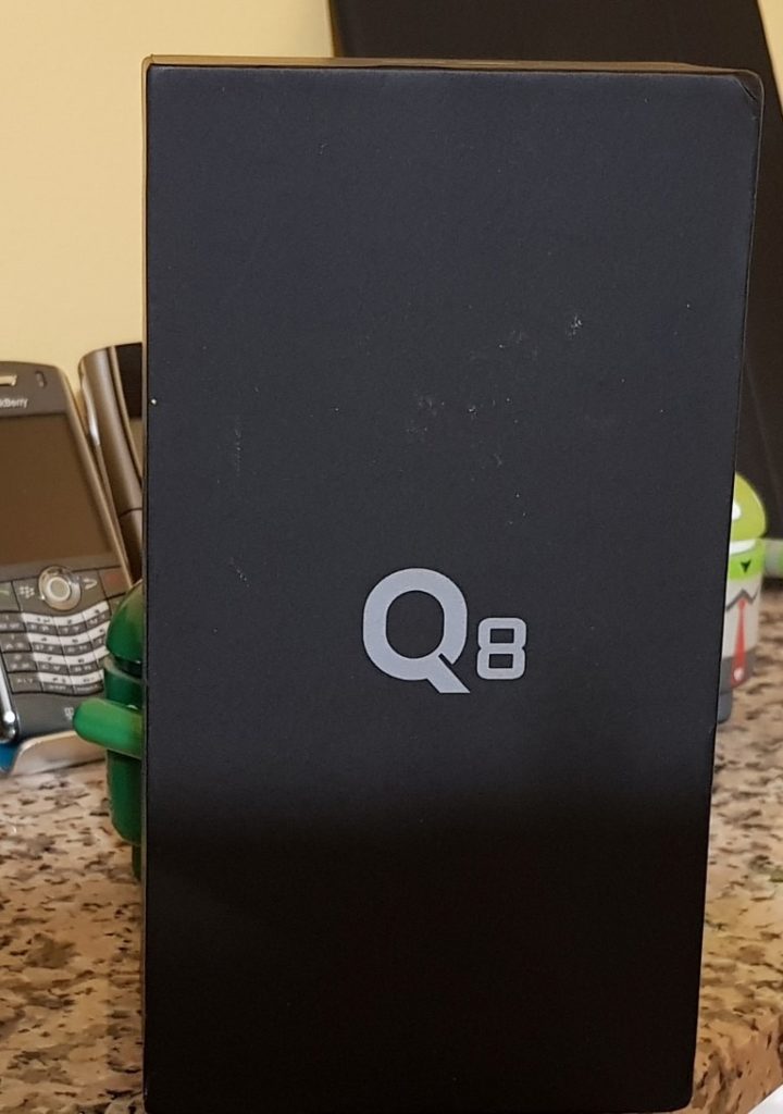 LG Q8