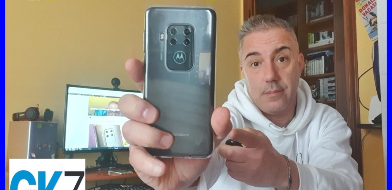 Motorola One Zoom