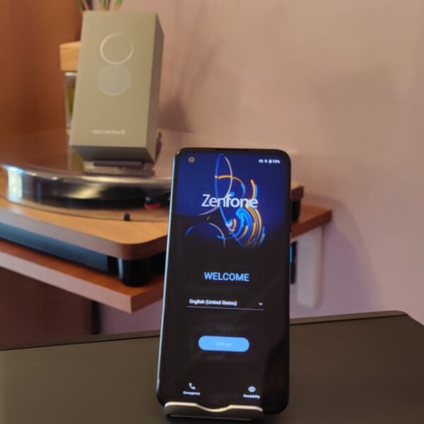 ASUS Zenfone 8